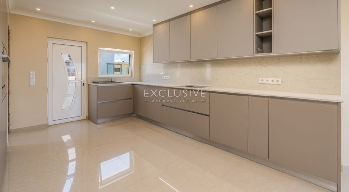 Image No.6-3 Bed Villa for sale