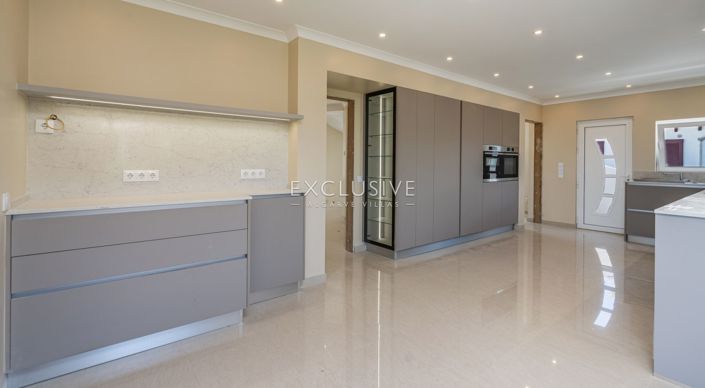 Image No.7-3 Bed Villa for sale