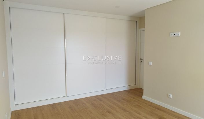 Image No.12-3 Bed Villa for sale