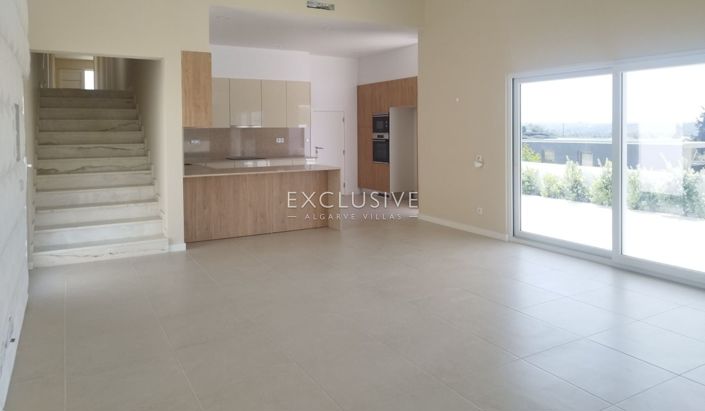 Image No.9-3 Bed Villa for sale