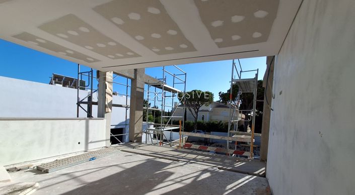 Image No.4-4 Bed Villa for sale