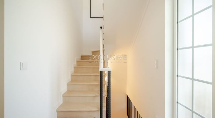 Image No.32-2 Bed Villa for sale