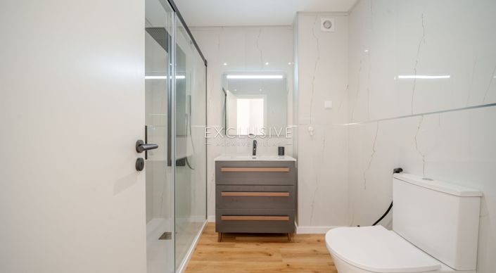 Image No.8-2 Bed Villa for sale