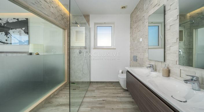 Image No.20-Villa de 4 chambres à vendre à Lagos