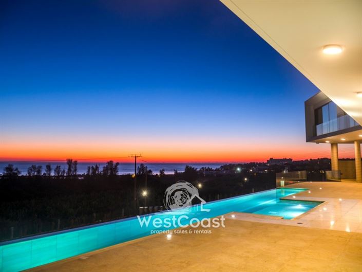 Image No.3-Villa de 5 chambres à vendre à Peyia