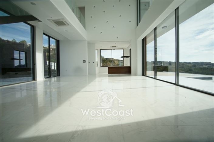 Image No.4-Villa de 5 chambres à vendre à Peyia