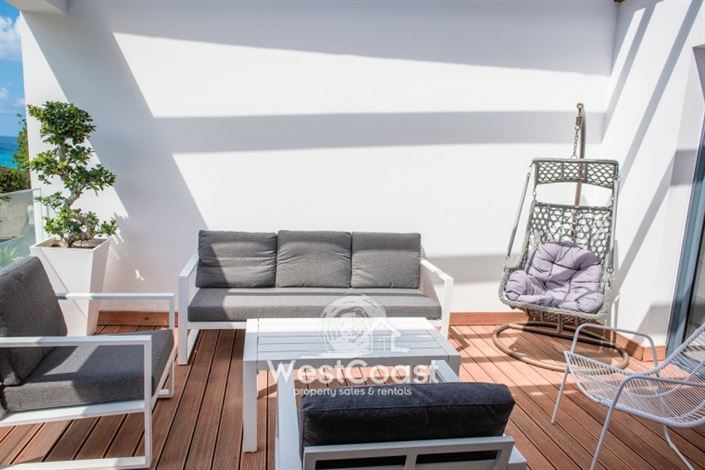 Image No.10-Commercial de 30 chambres à vendre à Kissonerga