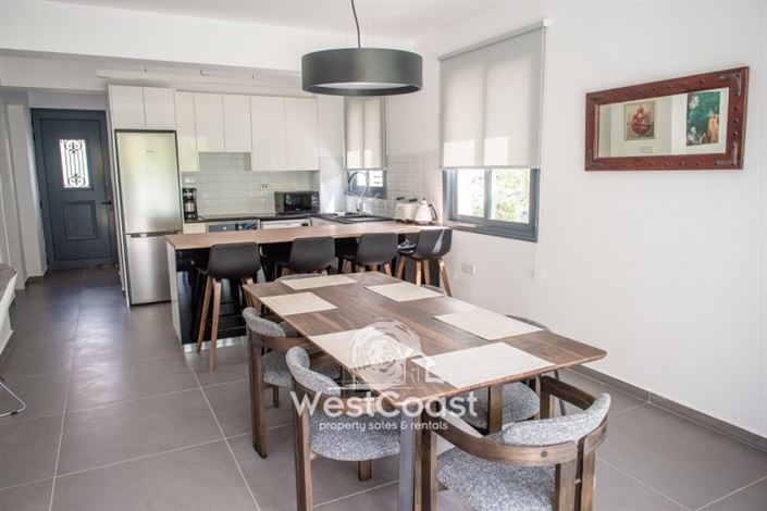 Image No.5-Commercial de 30 chambres à vendre à Kissonerga