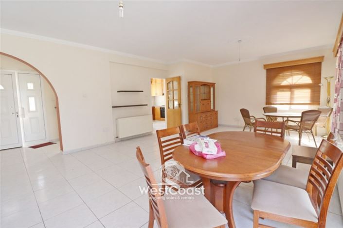 Image No.2-Villa de 3 chambres à vendre à Tsada