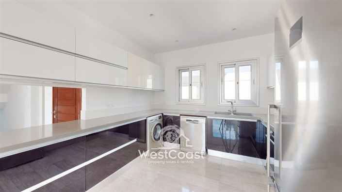 Image No.8-5 Bed Villa for sale