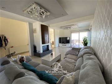 166324-bungalow-for-sale-in-mesa-choriofull