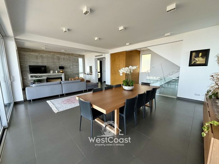 Image No.10-6 Bed Villa for sale