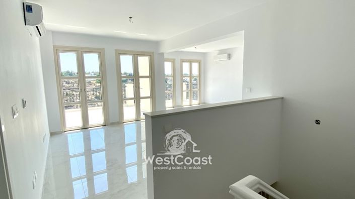 Image No.10-3 Bed Villa for sale