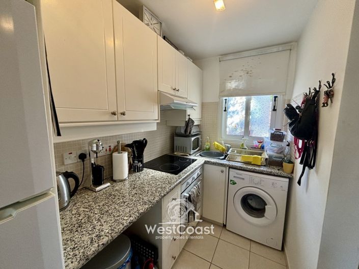 Image No.5-2 Bed Townhouse for sale