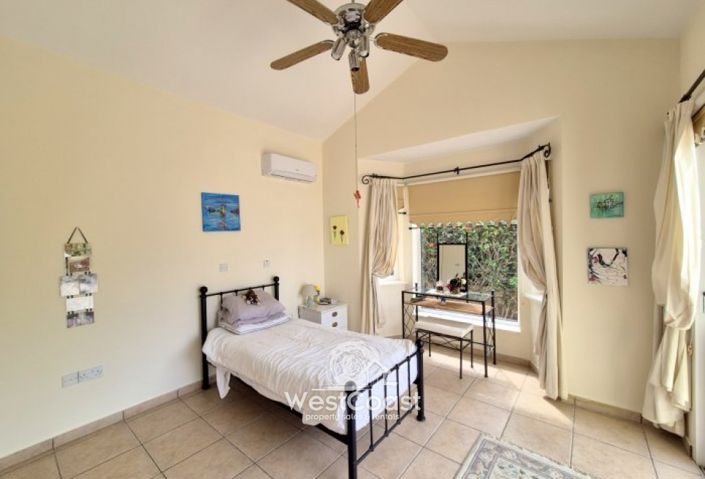 Image No.9-3 Bed Villa for sale