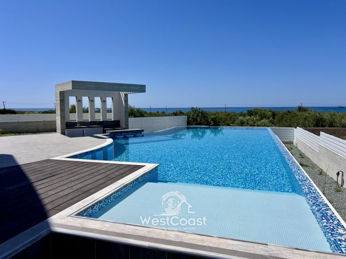 Image No.2-Villa de 5 chambres à vendre à Yeroskipou