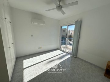 183172-town-house-for-sale-in-universalfull