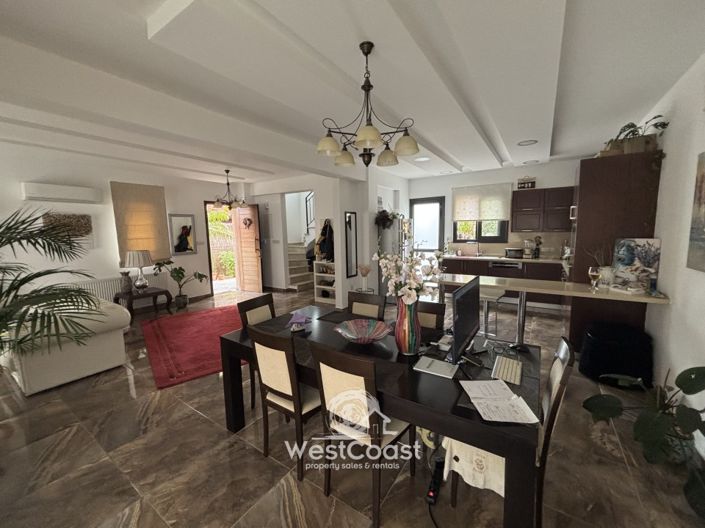 Image No.2-Villa de 3 chambres à vendre à Peyia