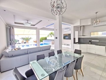 183899-detached-villa-for-sale-in-coral-bayfu