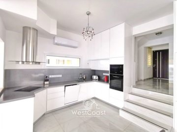 183901-detached-villa-for-sale-in-coral-bayfu