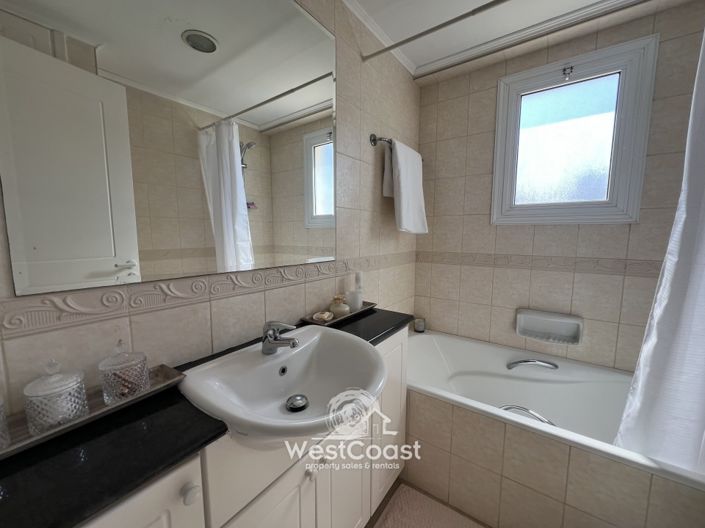 Image No.6-Appartement de 2 chambres à vendre à Yeroskipou