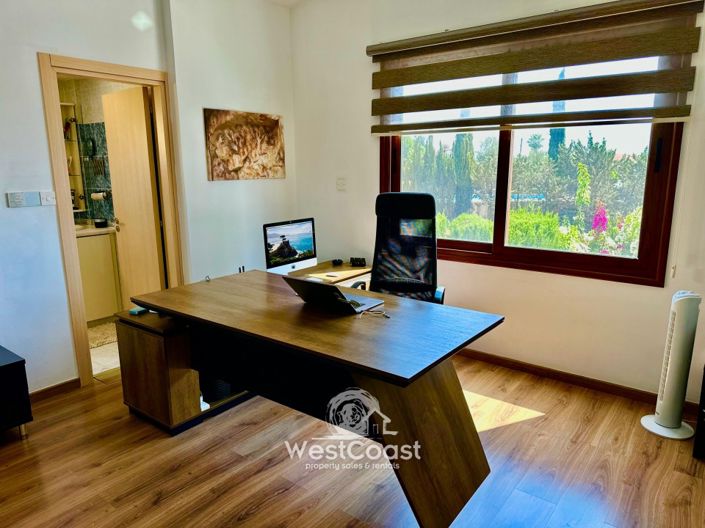 Image No.8-7 Bed Villa for sale