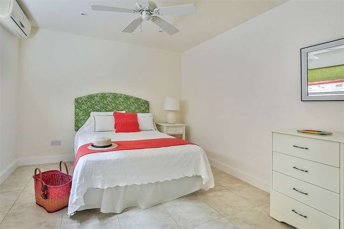 Image No.17-4 Bed Townhouse for sale