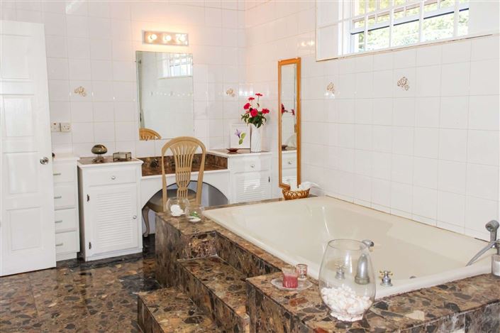 Image No.22-5 Bed Villa for sale