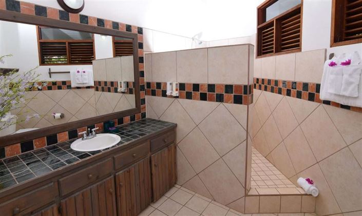 Image No.16-11 Bed Hotel for sale