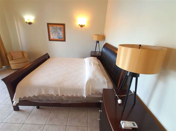 Image No.12-3 Bed Townhouse for sale