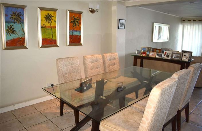 Image No.6-3 Bed Townhouse for sale