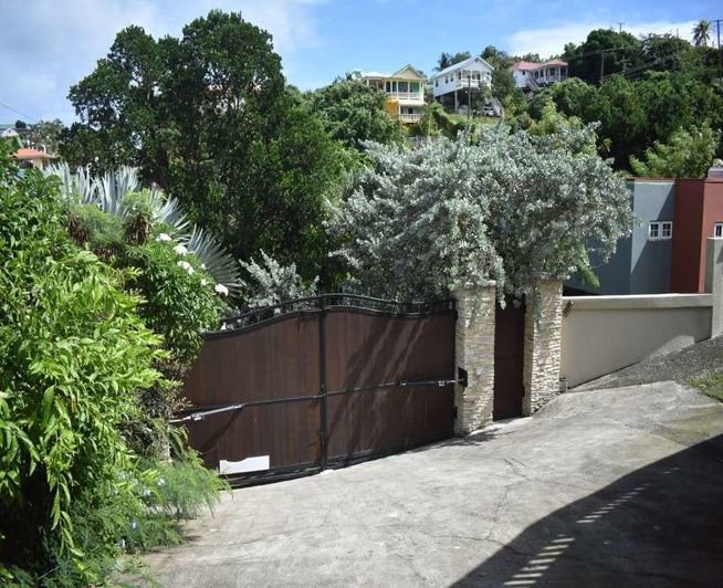 Image No.2-Villa de 5 chambres à vendre à Saint George