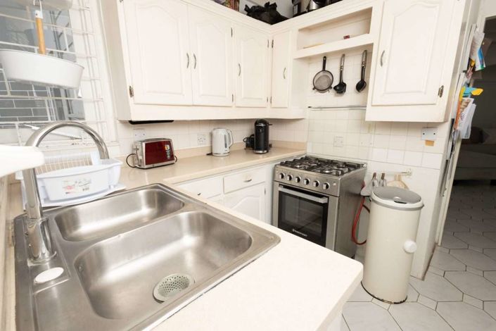 Image No.9-2 Bed Townhouse for sale