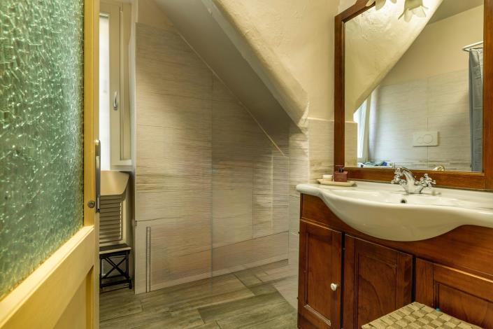 Image No.20-4 Bed Semi-Detached for sale