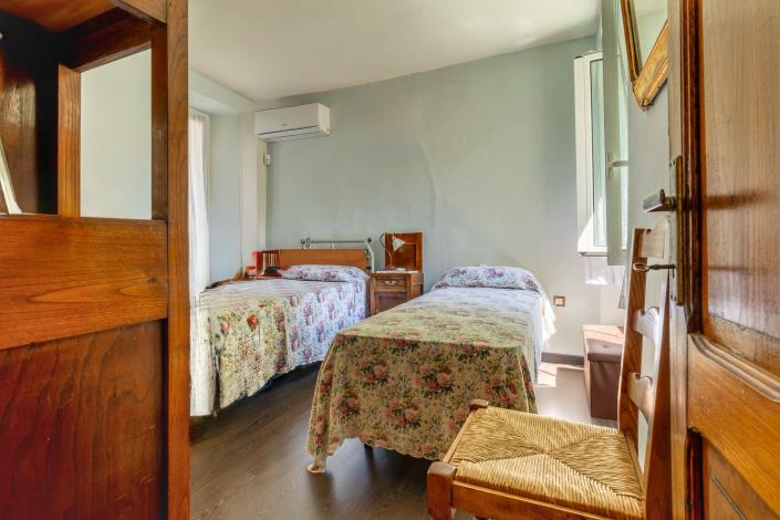 Image No.14-4 Bed Semi-Detached for sale