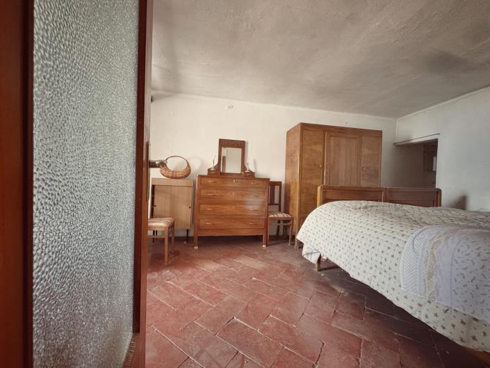 Image No.32-2 Bed Semi-Detached for sale