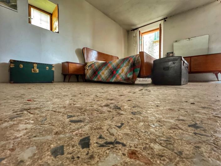 Image No.24-2 Bed Semi-Detached for sale