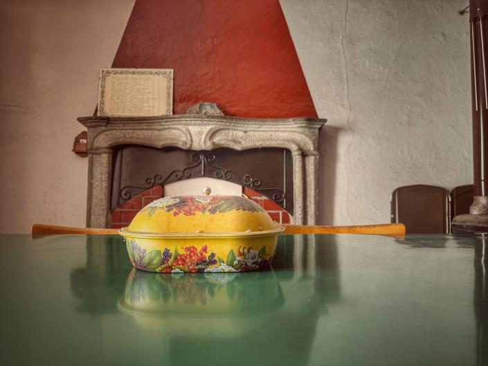 Image No.20-2 Bed Semi-Detached for sale