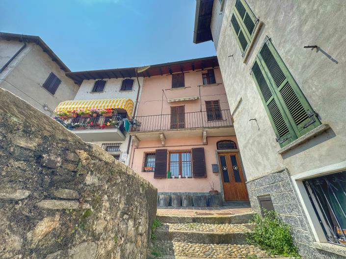 Image No.50-2 Bed Semi-Detached for sale