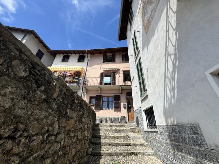 Image No.2-2 Bed Semi-Detached for sale