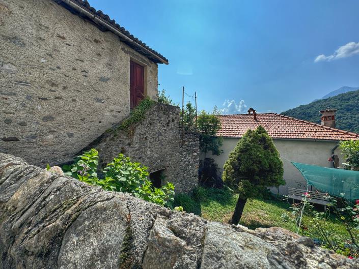 Image No.57-3 Bed Semi-Detached for sale