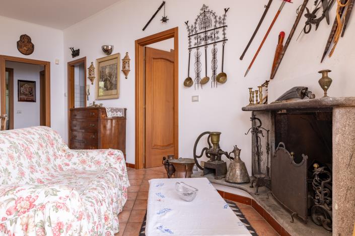 Image No.20-4 Bed House for sale