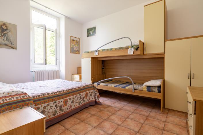 Image No.31-4 Bed House for sale