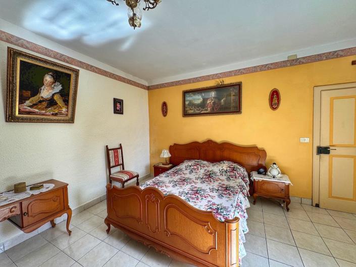 Image No.13-2 Bed Semi-Detached for sale