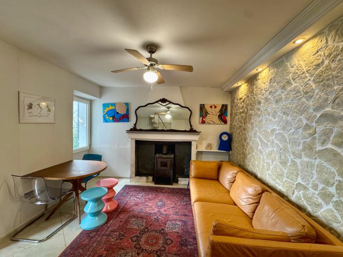 Image No.22-2 Bed Semi-Detached for sale