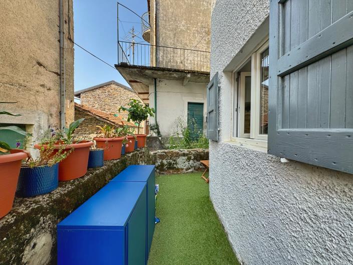 Image No.30-2 Bed Semi-Detached for sale