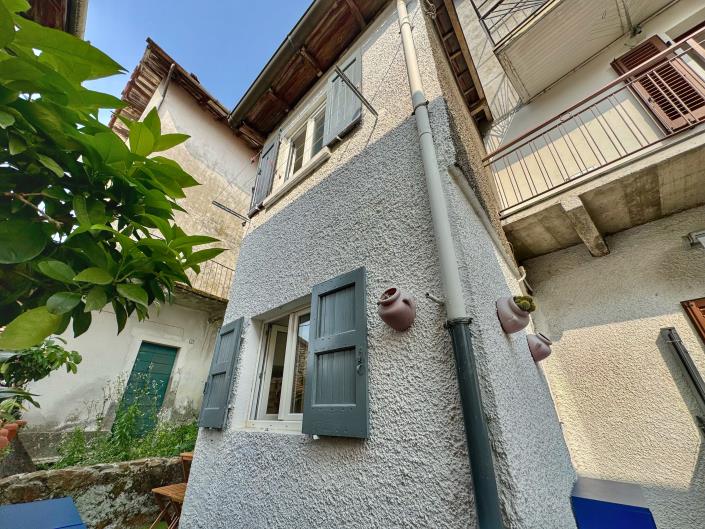 Image No.32-2 Bed Semi-Detached for sale