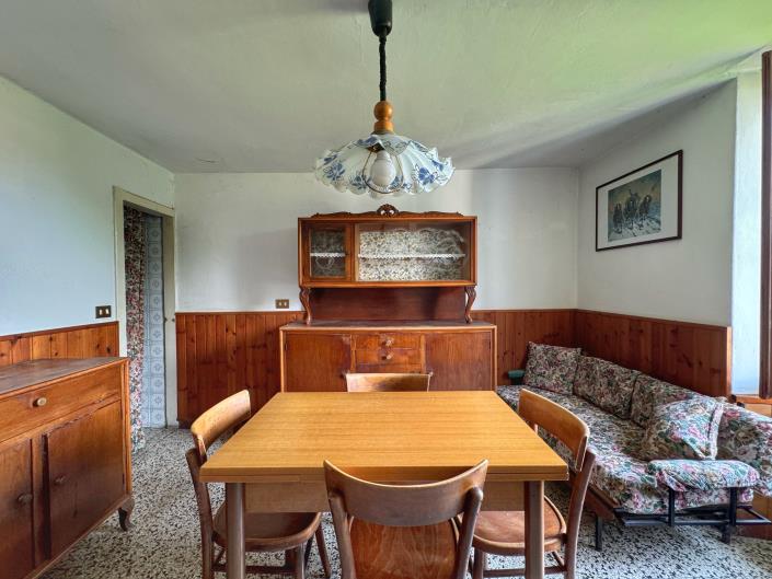 Image No.8-3 Bed House for sale