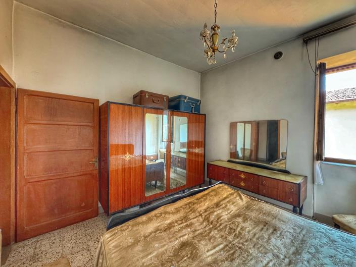 Image No.14-3 Bed House for sale