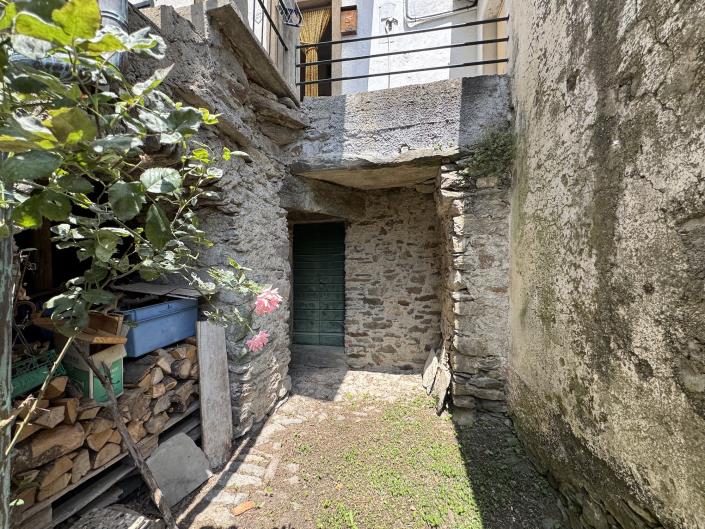 Image No.5-5 Bed Apartment for sale